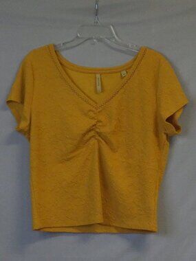 Shyanne V-Neck Short Sleeve Stretch Knit Top